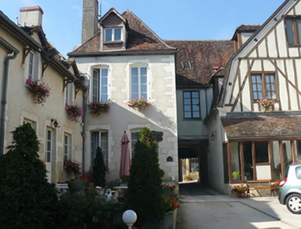 Logis Hotel - Le Relais Saint Vincent Ligny-le-Châtel Exterior foto